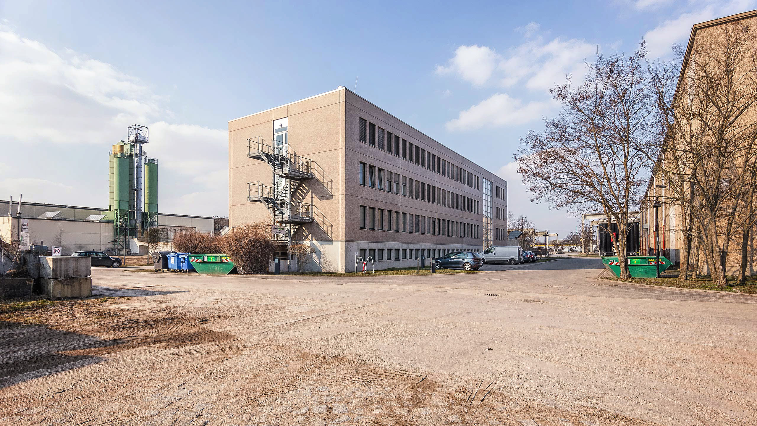 Cöpenicker Industriegelände: Büro, Lagerhallen und Freiflächen mieten